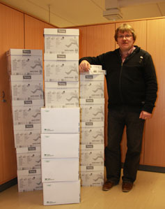 Jukka Haapaniemi ja vuoden aikana säästetty paperi